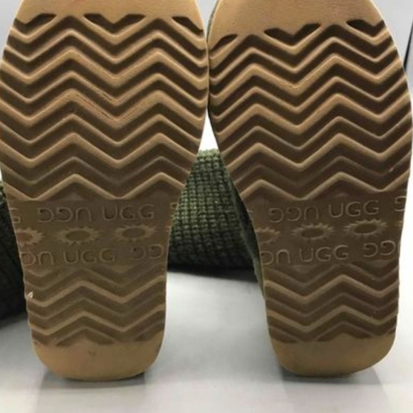 Ugg Shoes - Picture 5 of 5